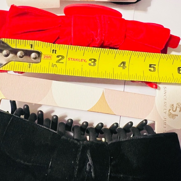 6-PC Elegant Hair Clip Set & Pearl Headbands - Picture 3 of 7